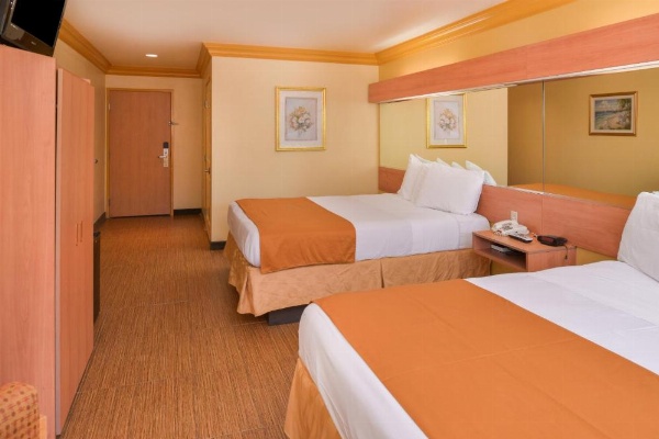 H3 Inn & Suites - LAX Airport - Los Angeles image 13